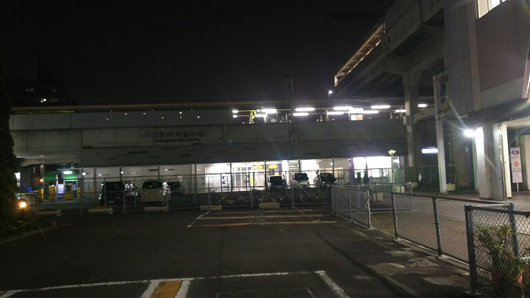 夜のJR河内永和駅