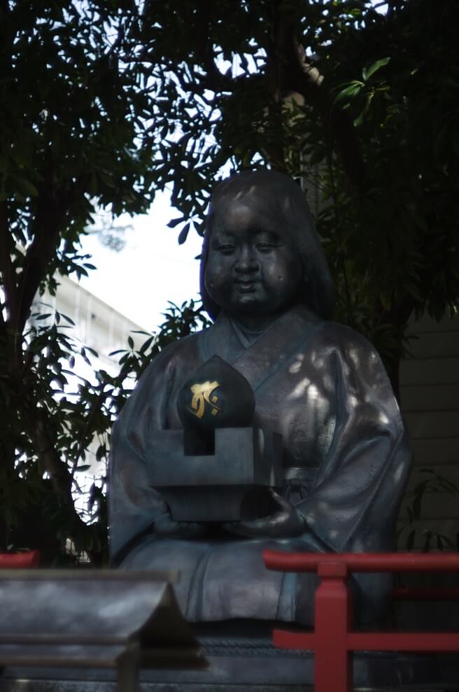 千本釈迦堂のおかめ像